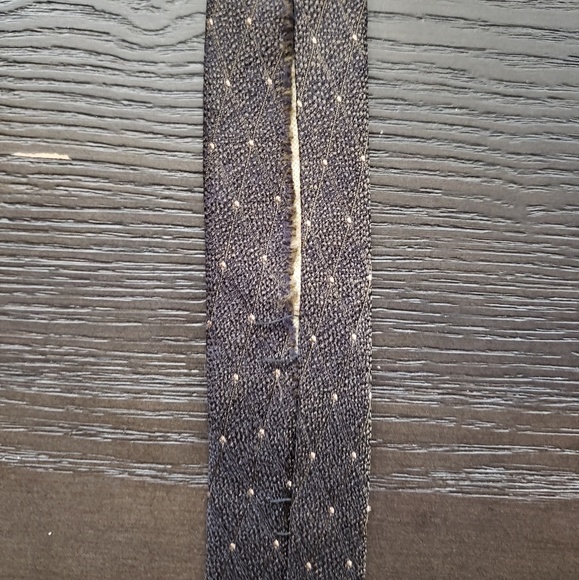 GUCCI GEOMETRIC PATTERN WOVEN SILK NECKTIE - Picture 5 of 5